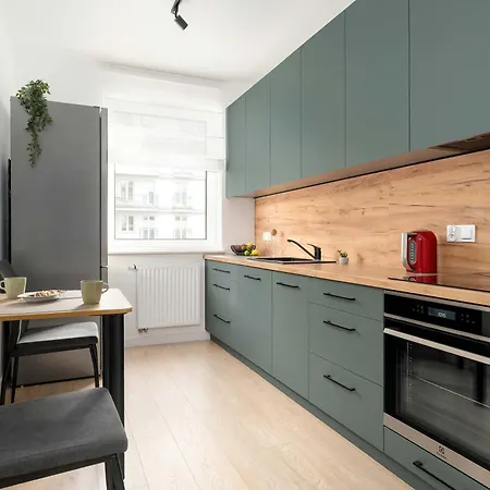 Spacious With Functional Interiors Parking & Balcony By Renters