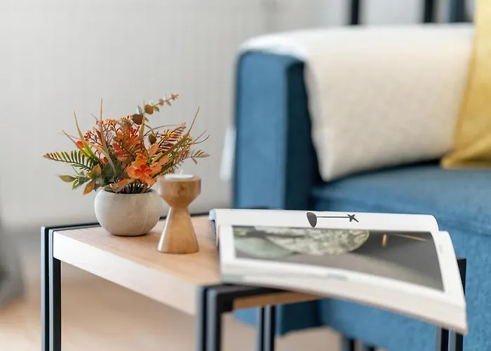 Spacious With Functional Interiors Parking & Balcony By Renters بوزنان