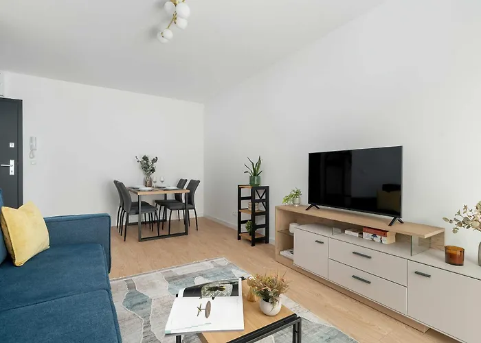 شقة Spacious With Functional Interiors Parking & Balcony By Renters