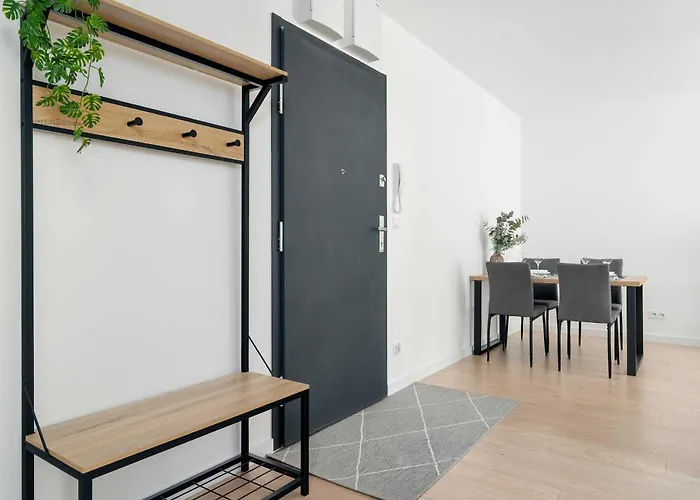 شقة Spacious With Functional Interiors Parking & Balcony By Renters *