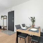 Spacious With Functional Interiors Parking & Balcony By Renters Appartement *