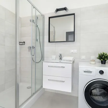 Apartmán Spacious With Functional Interiors Parking & Balcony By Renters