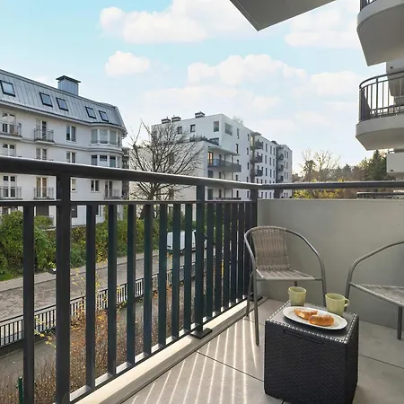 Apartmán Spacious With Functional Interiors Parking & Balcony By Renters